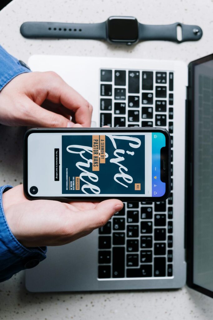 Tech items. Pexels picture.