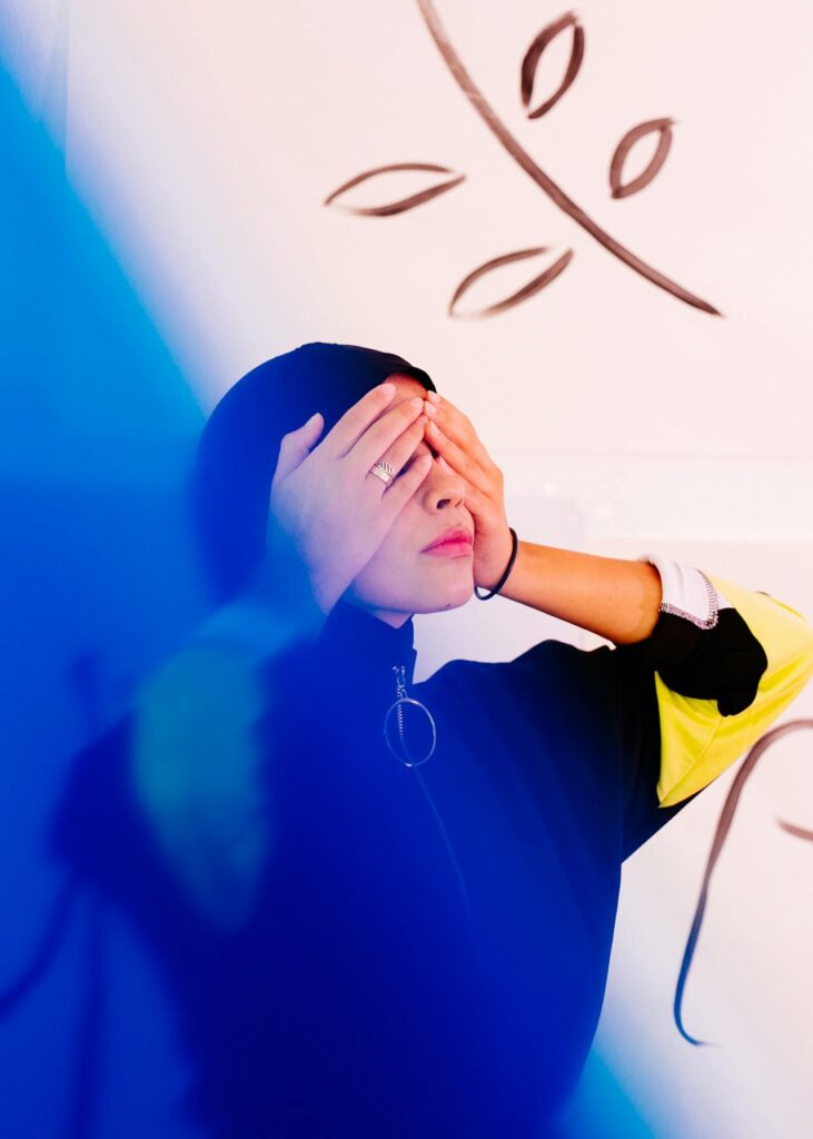 How to Palm your eyes. Pexels picture.