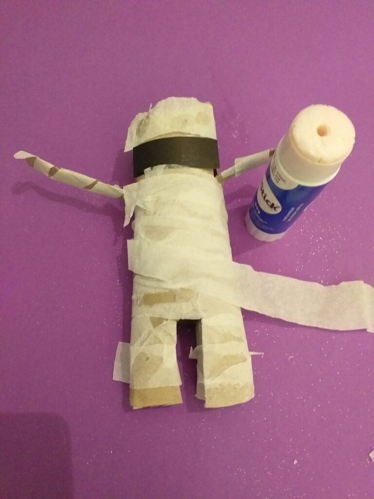 11) Once you have stuck the first lot of crepe paper, then glue the rest of the crepe paper with glue stick.