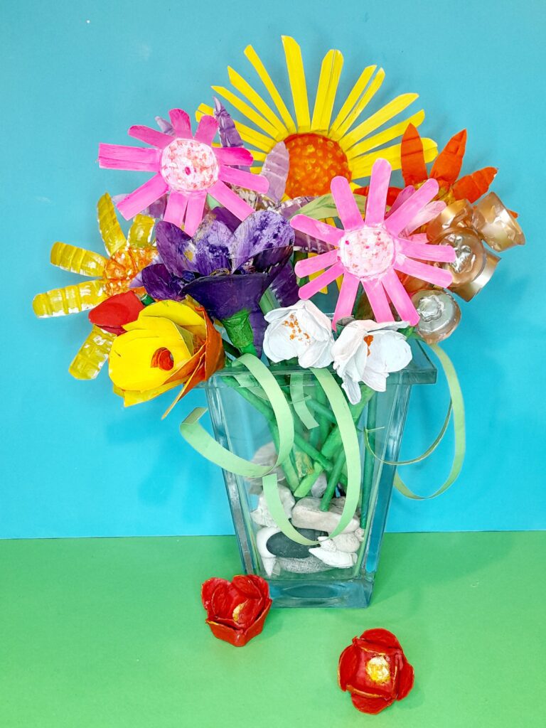 29) Here is the finished vase of mixed flowers. Looking quite effective when bunched up!