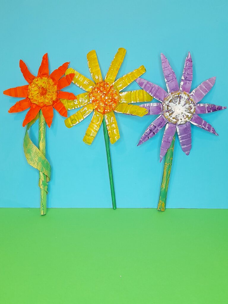 5) Here are the finishe plastic bottle flowers.