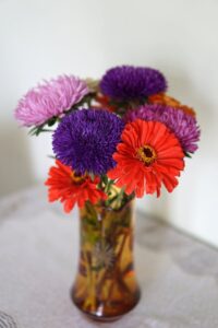Spring flowers in a vase.