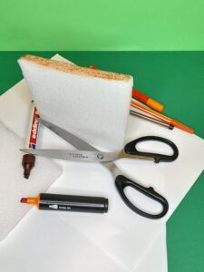 3) Use felt tip pens and colour all the way around the edges.
