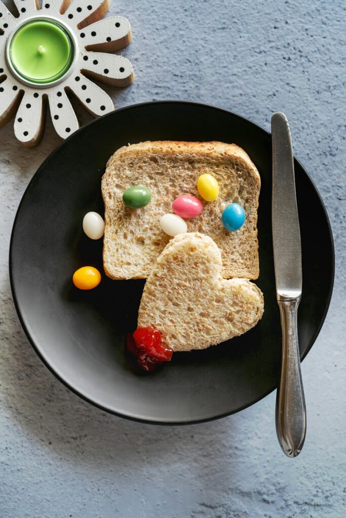 Heart sandwich. Pexels picture.