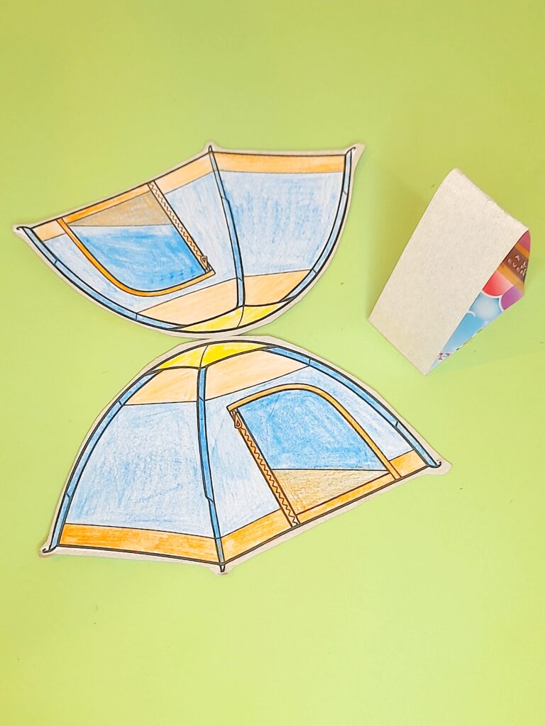 You can hang the tent over the triangle piece.